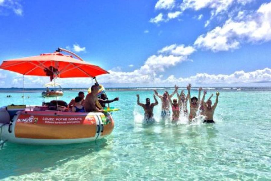BBQ Boat Good Times and Tan Lines